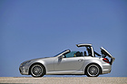 Image: Mercedes-Benz SLK (2004) - the W 171 adopted and perfected the vario-roof from its predecessor, the W 170