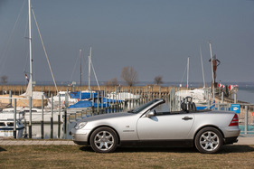 Mercedes-Benz SLK 230 (1997) - das Dach öffnet in 25 Sekunden, aber man muss dafür drinsitzen