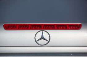 Mercedes-Benz SLK 230 (1997) - mit integrierter Bremsleuchte und grossem Stern auf dem Heck