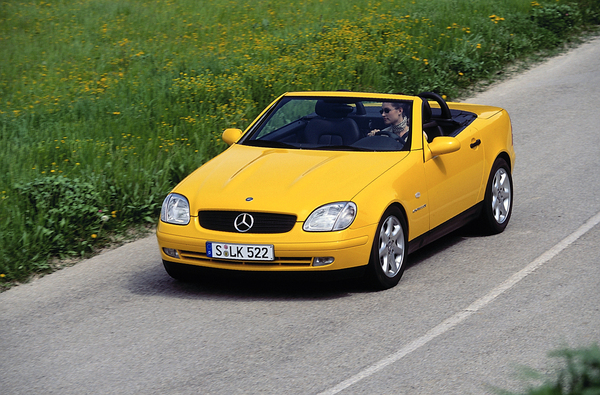 Image: Mercedes-Benz SLK 230 Kompressor (model series 170) (1996) - Driving position
