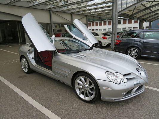 Mercedes-Benz SLR McLaren 2004 () - as lot 33 at the auction of the classic car gallery at the Dolder Grand Hotel on June 17, 2017