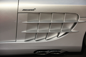 Mercedes-Benz SLR McLaren (2009) - als Lot 332 versteigert an der Bonhams Grand Palais Verteigerung in Paris am 4. Februar 2016