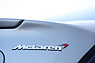 Mercedes-Benz SLR McLaren 722 Edition (2007) - McLaren-Schriftzug auf dem Heck - bei dieser Firma in Woking wurden die Autos gebaut (© Bruno von Rotz, 2022) Mercedes-Benz SLR McLaren 722 Edition (2007) - McLaren-Schriftzug auf dem Heck - bei dieser Firma in Woking wurden die Autos gebaut (© Bruno von Rotz, 2022)