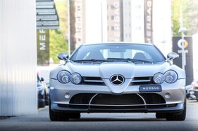 Mercedes-Benz SLR McLaren 722 Edition (2007) - auch von vorne eine eindrückliche Form Mercedes-Benz SLR McLaren 722 Edition (2007) - auch von vorne eine eindrückliche Form