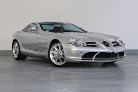 Mercedes-Benz SLR Mclaren ( 2004) - als Lot 161 angeboten an der RM/Sotheby's Versteigerung in Paris am 3. Februar 2016