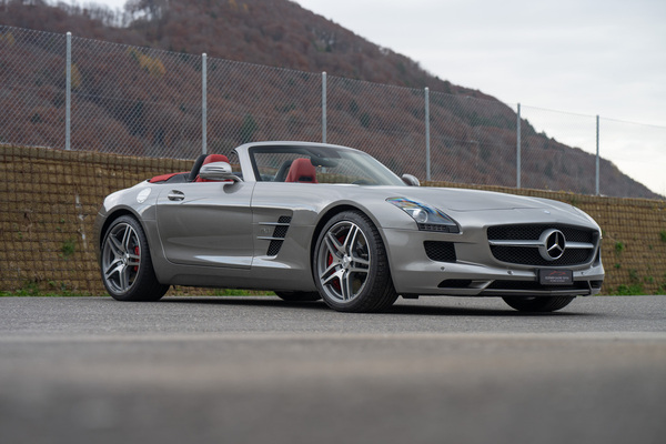 Bild: Mercedes-Benz SLS 63 AMG Roadster (2013) - als Lot 138 an der Versteigerung der Oldtimer Galerie in Gstaad am 29. Dezember 2025