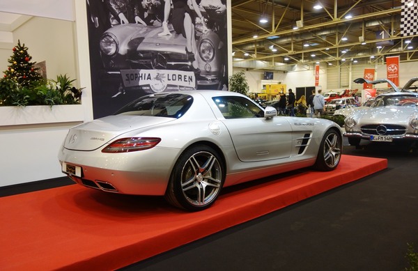 Mercedes-Benz SLS AMG aus dem Jahr 2012 für die moderne Sophia Loren - Essen Motor Show 2022