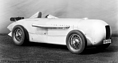 Mercedes-Benz SSKL Stromlinie (1932) – Werksfoto mit abgedecktem Beifahrersitz, vermutlich nach dem Avusrennen aufgenommen (© Daimler-Benz AG, 1932) Mercedes-Benz SSKL Stromlinie (1932) – Werksfoto mit abgedecktem Beifahrersitz, vermutlich nach dem Avusrennen aufgenommen (© Daimler-Benz AG, 1932)
