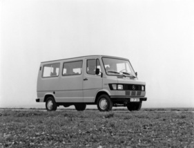 Mercedes-Benz T1/TN (1977) - als Kleinbus, es gab auch Pritschen- und Kastenwagen sowie das Chassis ohne Aufbau Mercedes-Benz T1/TN (1977) - als Kleinbus, es gab auch Pritschen- und Kastenwagen sowie das Chassis ohne Aufbau