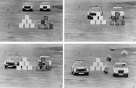 Bild Mercedes-Benz TELDIX ABS - Mit ABS bleibt der Wagen auch bei Vollbremsung stabil und lenkfähig der Fahrer kann einem Hindernis ausweichen. Die Bremsspur des rechten Fahrzeug zeigt, dass die Räder blockieren denn es ist nicht mit ABS ausgestattet