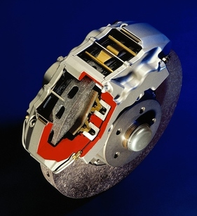 Mercedes-Benz Typ CL 55 AMG F1 Limited Edition (2000) - Bremsanlage mit Keramik-Bremsscheibe. (2000)