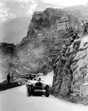 Mercedes Benz Typ S (1927) - Ernes Merck kurz vor den Kehren der Vorfrutt - am Klausen 1927 fährt sie das beste Rennen ihrer kurzen Karriere