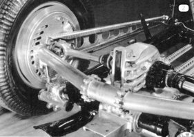Mercedes-Benz W 125 (1937) - De Dion Hinterachse, Längslenker und Drehstabfederung