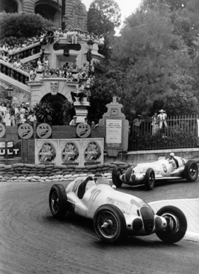 Mercedes-Benz W 125 (1937) - Grosser Preis von Monaco am 8. August 1937 - Sieger Manfred von Brauchitsch vor dem Zweiten Caracciola in der Loews-Kurve