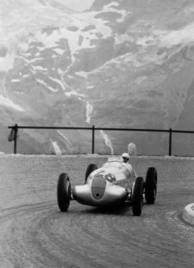 Mercedes-Benz W 125 (1939) - Hermann lang wird Sieger beim Grossen Bergpreis von Deutschland 1939 auf der Grossglocknerstrasse