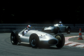 “Kampf” der Mercedes-Giganten am Norisring