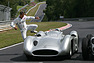 Mercedes Benz W 196 (1954) - Einsteigen - Schritt 1 (© Daniel Reinhard, 2011) Mercedes Benz W 196 (1954) - Einsteigen - Schritt 1 (© Daniel Reinhard, 2011)