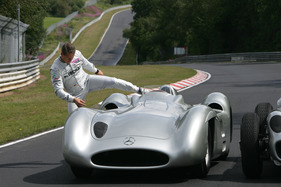 Mercedes Benz W 196 (1954) - Einsteigen - Schritt 2