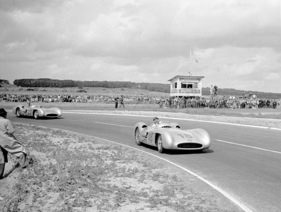Mercedes Benz W 196 (1954) - Fangio vor Kling beim GP Frankreich in Reims am 4. Juli 1954