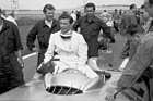 Bild: Mercedes Benz W 196 (1954) - Hans Herrmann vor dem Start zum GP von Frankreich in Reims am 4. Juli 1954