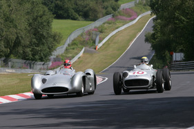 Mercedes Benz W 196 (1954) - Schumacher und Rosberg in den Rennwagen-Brüdern