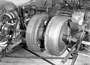 Mercedes Benz W 196 (1954) - Vorderachse mit nach innen versetzten Bremsen