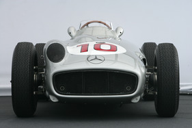 Mercedes Benz W 196 (1954) - die Monoposto-Variante mit freistehenden Rädern von vorne