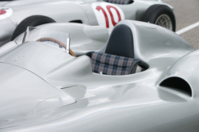 Mercedes Benz W 196 (1954) - knappes Cockpit bei der Stromlinienvariante