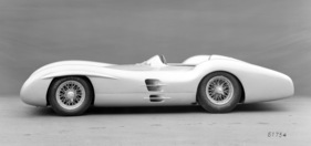 Mercedes Benz W 196 (1954) - sehr langgestreckt und aerodynamisch