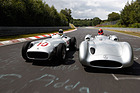 Mercedes Benz W 196 (1954) - sie wirken wie aus verschiedenen Zeitaltern, wurden aber im selben Jahr gebaut
