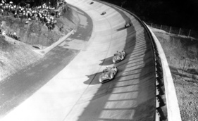 Mercedes Benz W 196 (1955) - Grosser Preis von Italien in Monza am 11. September 1954 - Moss führt vor Fangio, gefolgt von Piero Taruffi