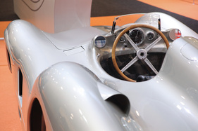 Mercedes-Benz W 196 R (1954) - Blick in das Cockpit des Stromlinien-Rennwagen - Techno Classica 2015