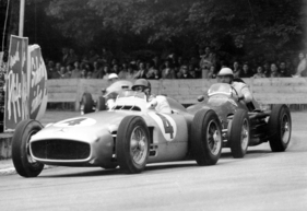 Mercedes Benz W 196 R (1954) - Swiss Grand Prix in Bremgarten on August 22, 1954 - Fangio (4) is the winner, here ahead of Gonzales in a Ferrari