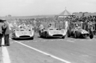 Mercedes Benz W 196 R (1954) - Grosser Preis von Frankreich in Reims am 4. Juli 1954 - Fangio und Kling feiern einen Doppelsieg am Steuer des W 196 R mit Stromlinienkarosserie