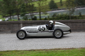 Mercedes Benz W 25 (1934) - am Klausenrennen 2013