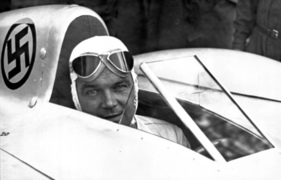 Mercedes-Benz W 25 (1936) - kein Stress sichtbar, dabei waren diese Rekordfahrten sicherlich höllig gefährlich