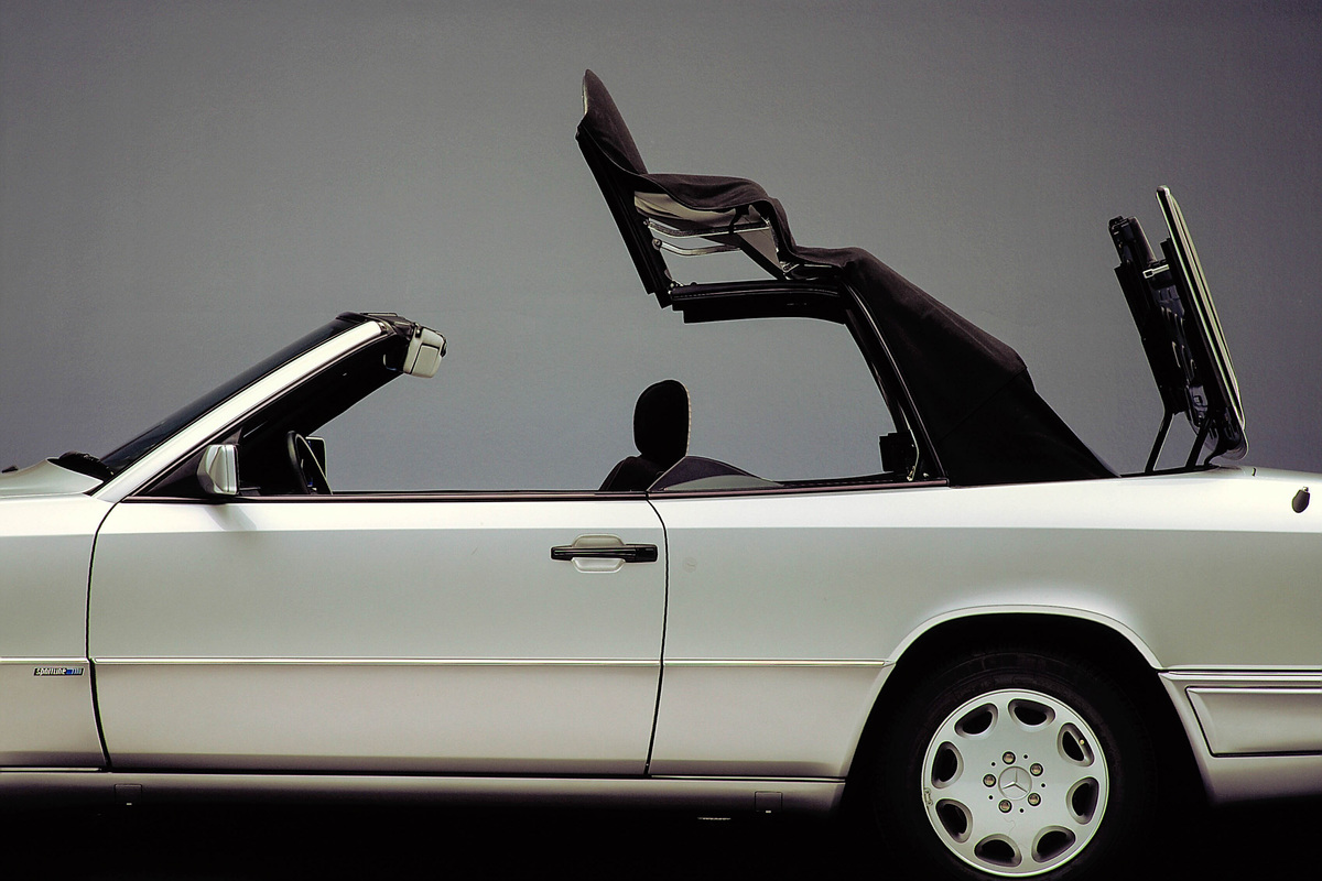 Mercedes-Benz W124 Cabriolet mit hydrauischem Verdeck