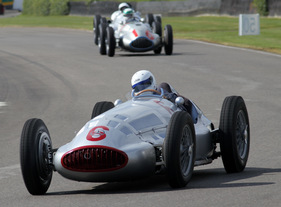 Mercedes-Benz W154 (1939) - Demonstrationslauf Vorkriegs-Silberpfeile am Goodwood Revival 2012