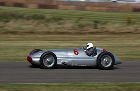 Mercedes-Benz W154 (1939) - Demonstrationslauf Vorkriegs-Silberpfeile am Goodwood Revival 2012