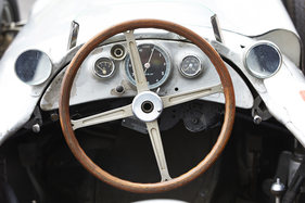 Bild Mercedes-Benz W196 (1954) - Drehzahlmesser, Wassertemperatur und Öldruckanzeige müssen reichen