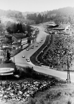 Mercedes-Benz W196 R (1955) - Karl Kling an vierter Position beim Grossen Preis von Belgien 1955 in Spa, vor ihm Juan Manuel Fangio und Stirling Moss