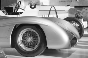 Mercedes Benz W196 R Stromlinie (1954) - auf der Motorsport-Ausstellung von Mercedes Benz - an der Rétromobile Paris 2014