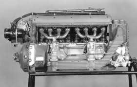 Aus diesem M25B entwickelten die Mercedes-Benz-Ingenieure den ME25 für die Saison 1936, der aus 4,7 Litern zwischen 450 und 480 PS schöpfte.