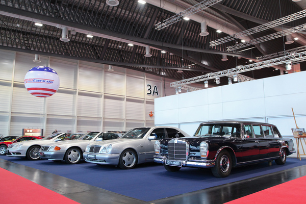 Image: Mercedes classics from different eras, on the right the 600 - Retro Classics Bavaria 2016