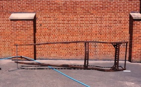 Mercedes SSK (1931) - Das ist alles, was an Originalem von der Herrlichkeit übriggeblieben ist - ein Rahmen ohne jegliche Anbauteile