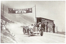 Mercedes SSK bei der Zielankunft des Klausenrennens 1927