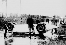 Mercedes SSKL (1931) - Tödlicher Unfall Otto Merz beim Training zum Avus-Rennen 1933 - Der Wagen ist nur wenig beschädigt