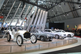 Mercedes-Simplex 40 PS (1903) -mit 4 Zylindern und 45 PS aus 6785 cm3 - auf dem Mercedes-Stand - Retro Classics Stuttgart 2017