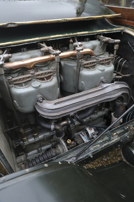 Mercedes-Simplex 60 HP (1903) - die vier Zylinder sind paarweise angeordnet