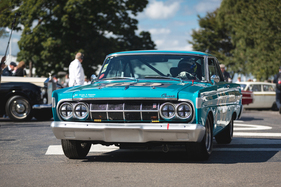 Mercury Comet Cyclone (1964) - Roger Wills am Start der St. Mary's Trophy - Goodwood Revival 2018